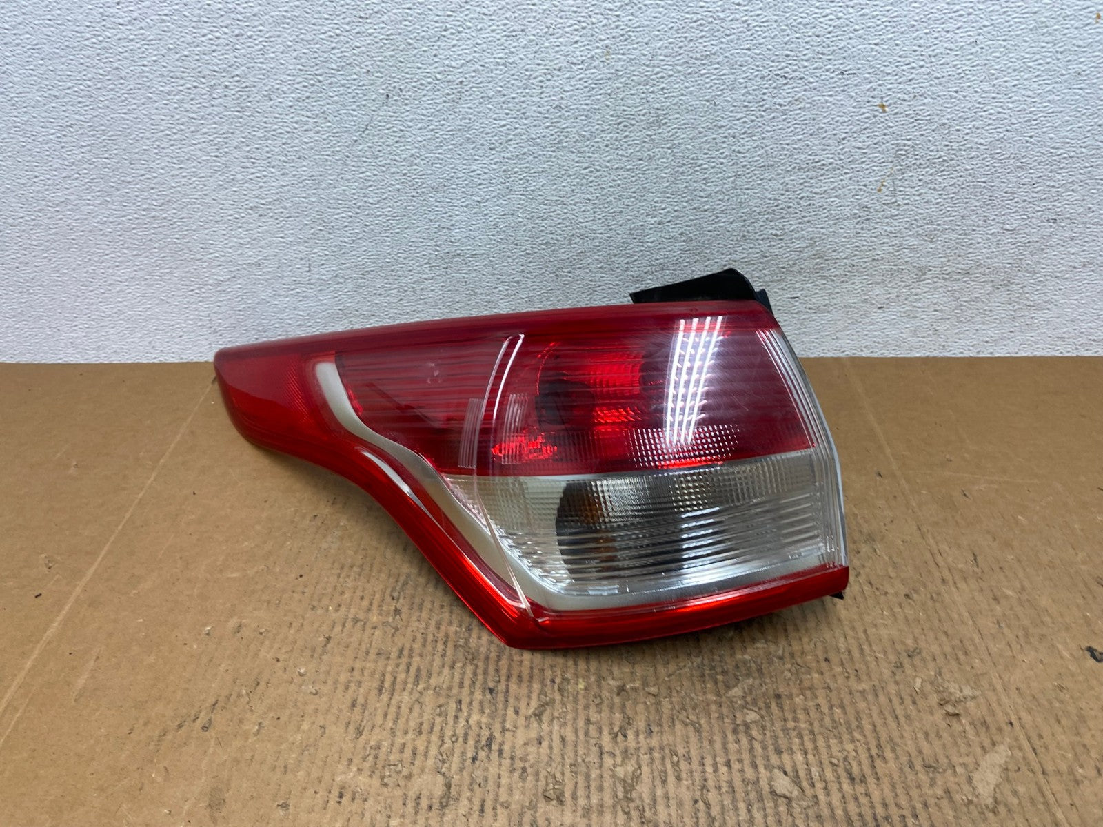 2013 to 2016 Ford Escape Left Driver LH Side Tail Light AE1655 LK0