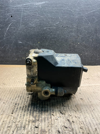 1986 - 1991 Mercedes 300SEL 300SE ABS Anti Lock Brake Pump Module U9126 DG3