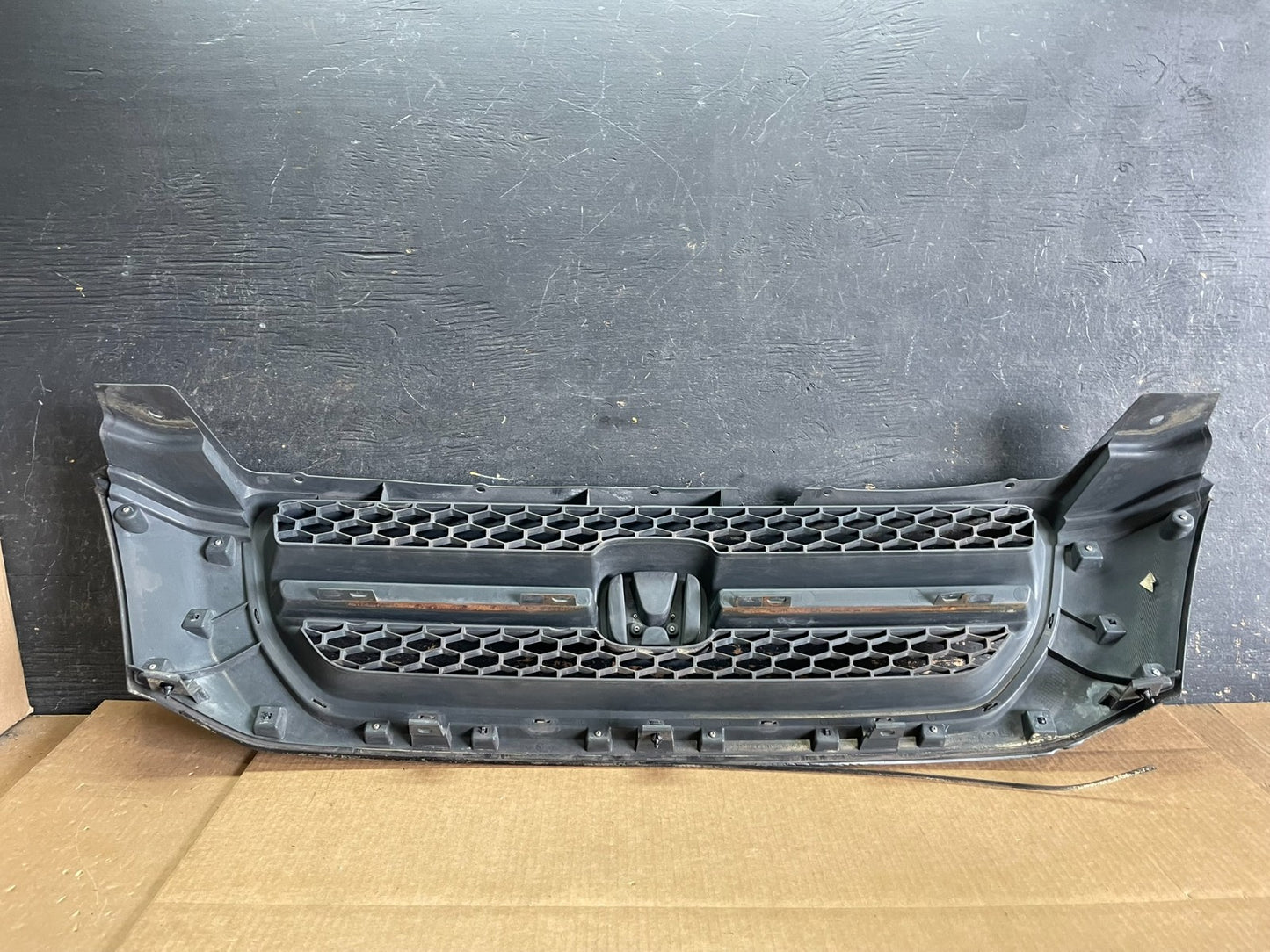 2003 2004 2005 Honda Pilot Front Upper Grill Grille Oem AA8982 DG6