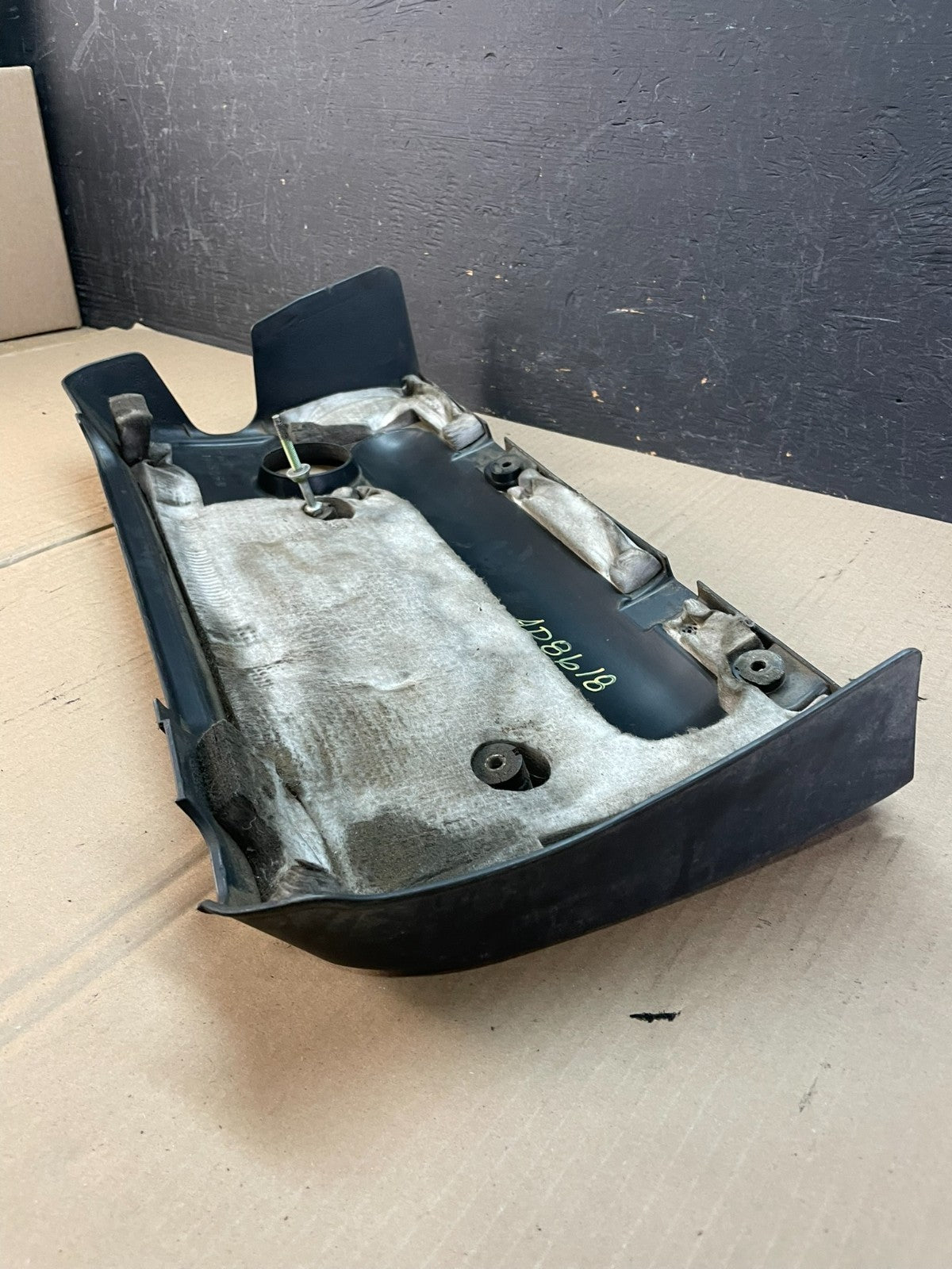 2005 to 2008 Toyota Corolla Matrix 1.8L Motor Engine Cover AD8618 DG4