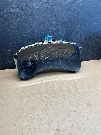 2002 GMC Yukon Speedometer Cluster Gauge AG6361 DG0
