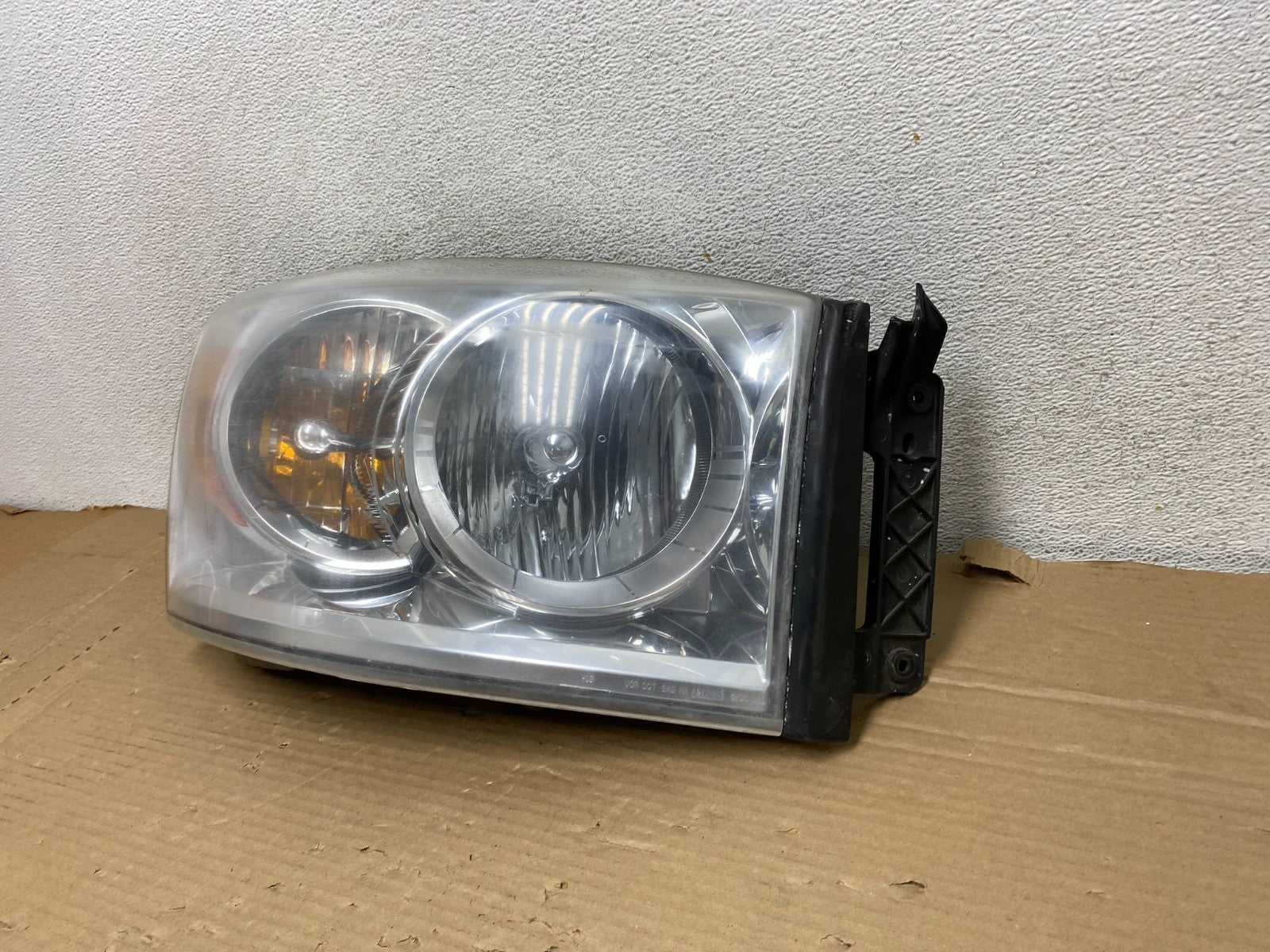 2006 to 2008 Dodge Ram 2500 Right Passenger Halogen Headlight AG8149 DW2