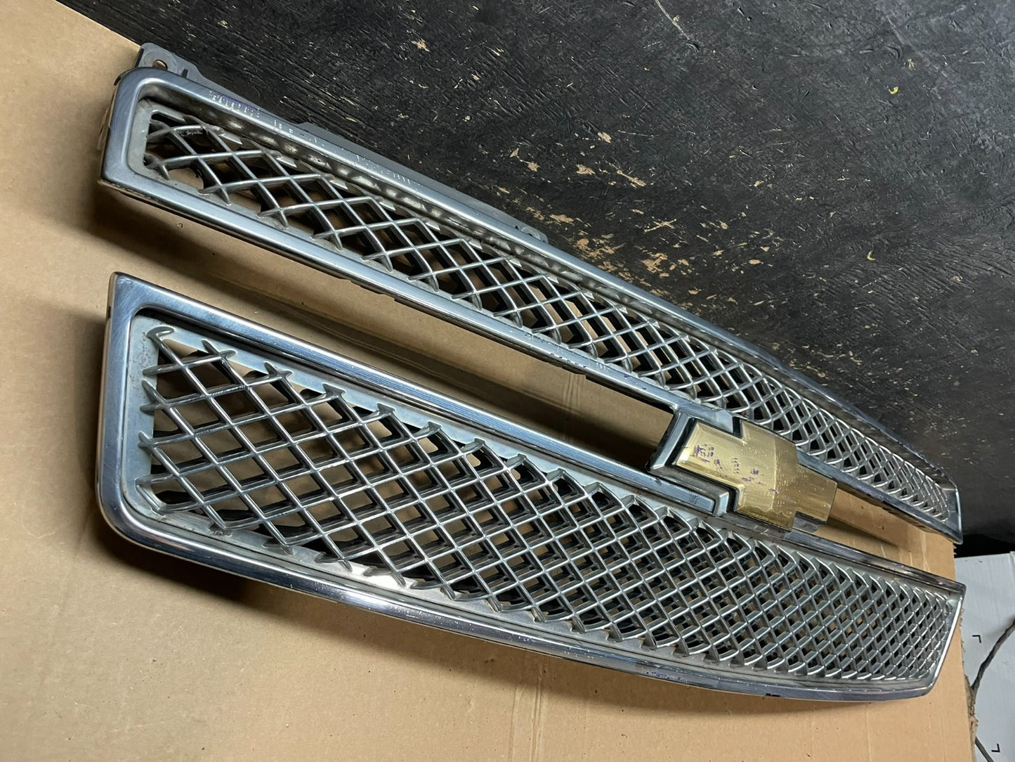2007 to 2014 Chevrolet Avalanche Front Upper Lower Set Grill Grille Oem Z5723 DG2