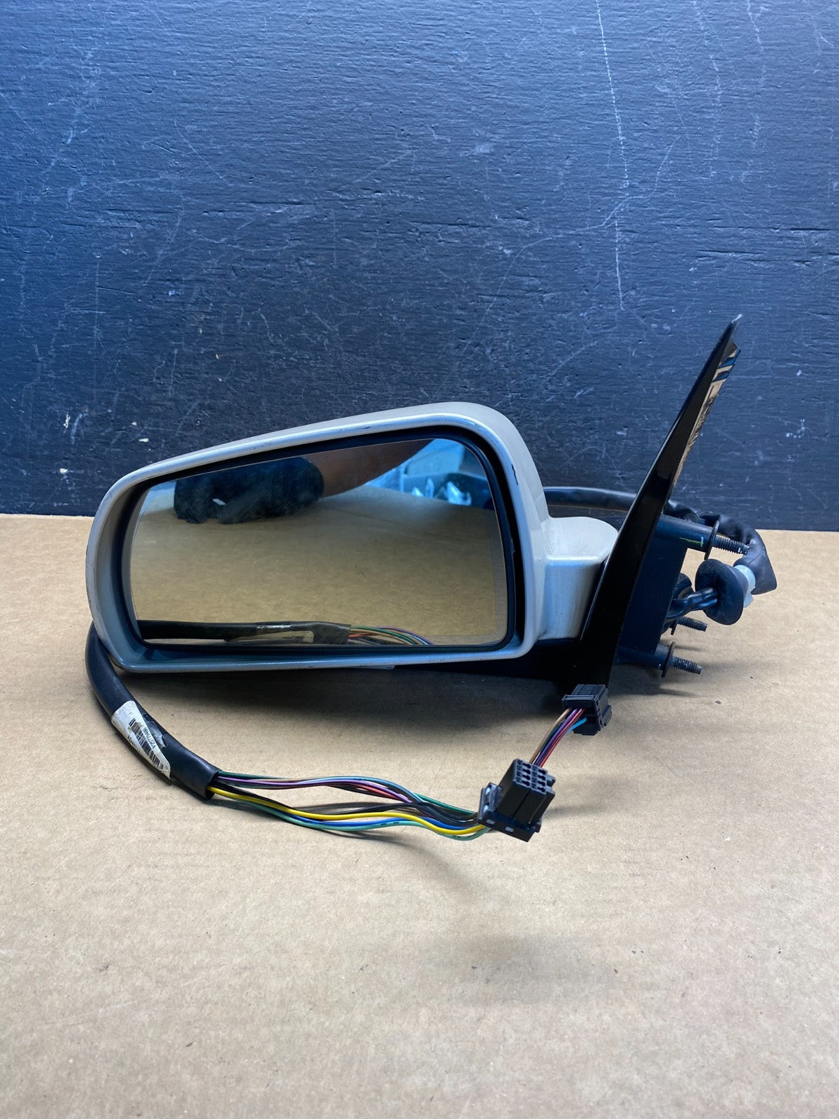 2005 to 2011 Cadillac STS Left Driver LH View Door Mirror AD9861 DW9