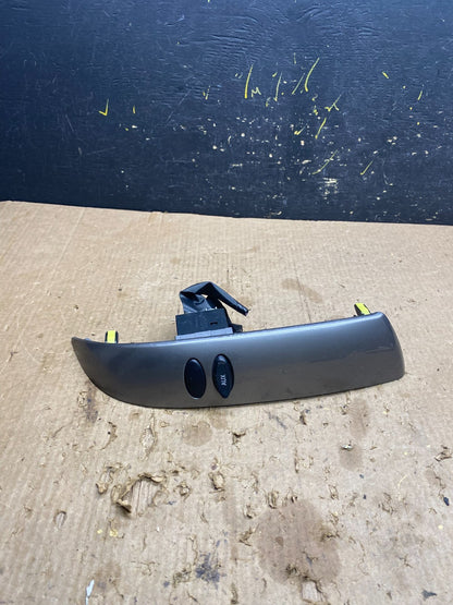 2004 to 2010 Toyota Sienna Right Side Radio Switches Bezel Trim z7345 DG0