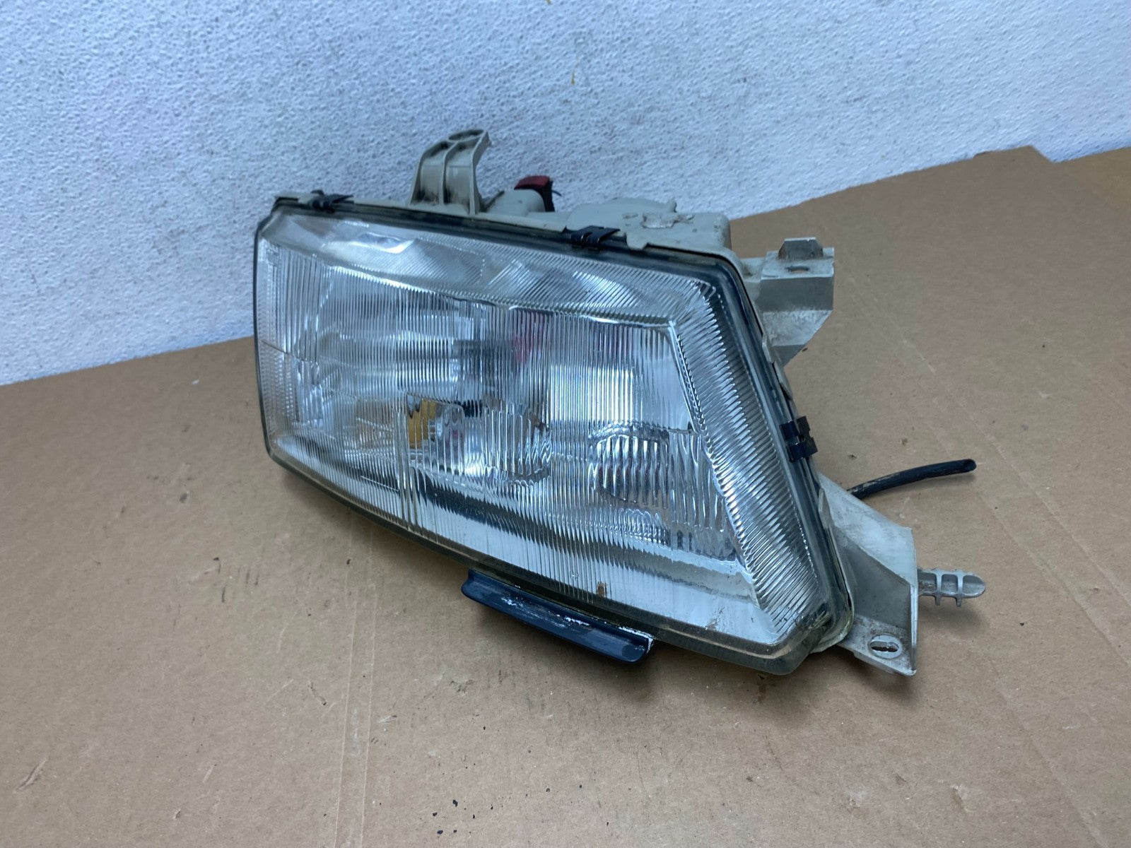 1999 to 2003 Saab 9-3 Front Right Passenger Side Headlight AD7878 DG1