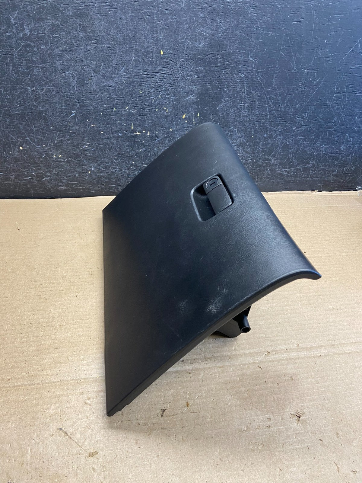 2000 to 2003 Infiniti I30 I35 Glove Box Storage Compartment 68500 3Y100 AH34862
