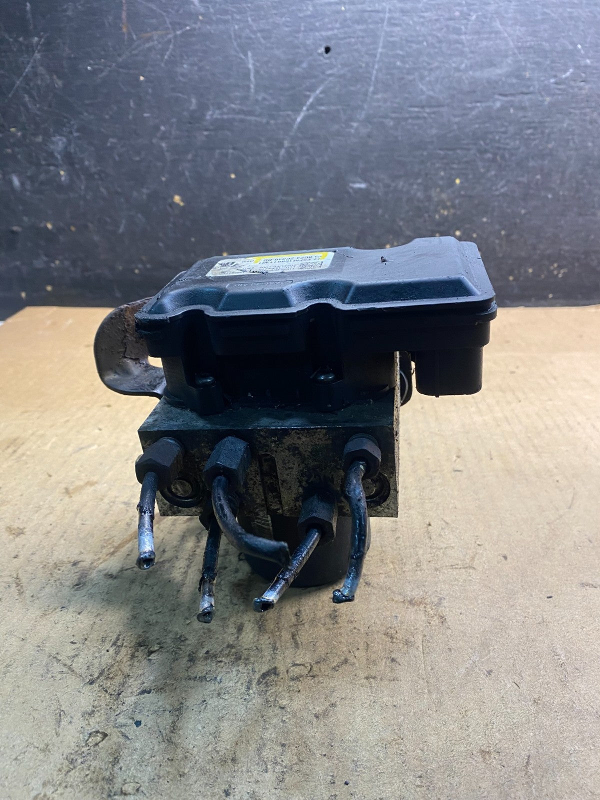 2011 - 2014 Ford E250 E350 Van  ABS Anti Lock Brake Pump Module Oem  Z2403 DG3