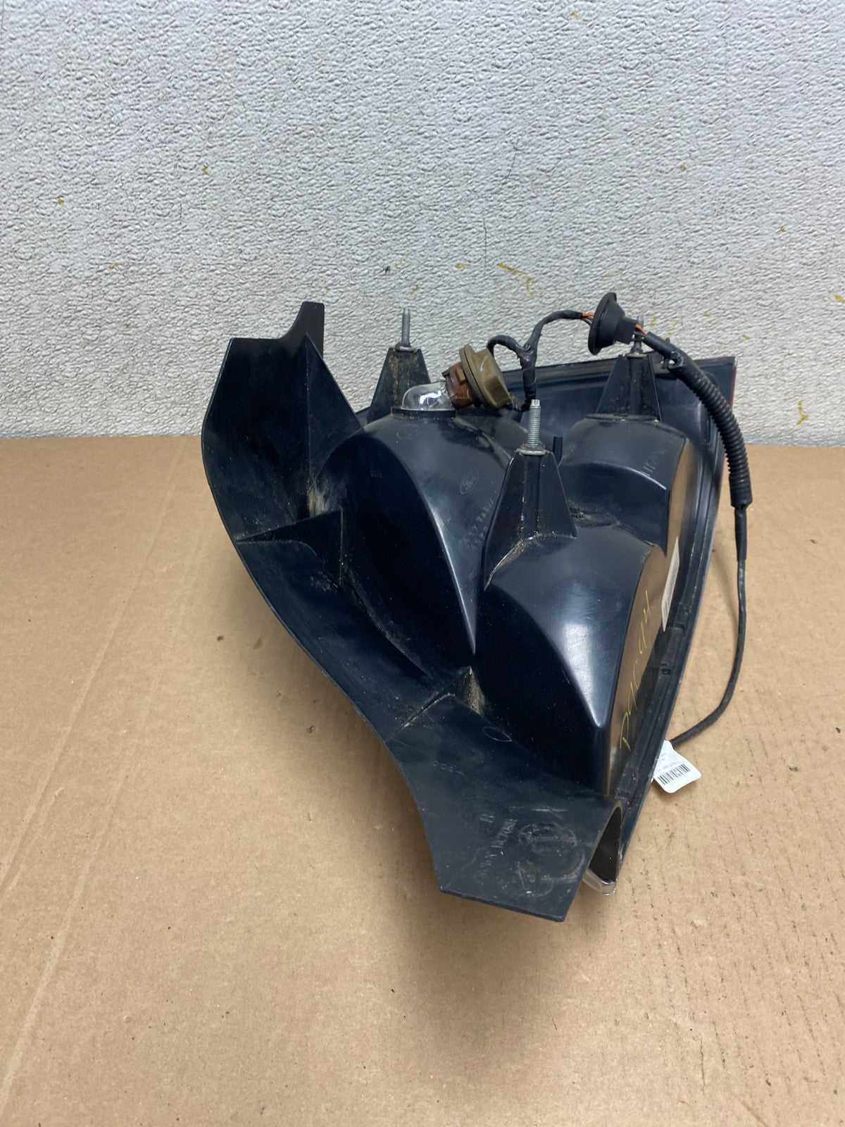 1998-2003 Ford Crown Victoria Left Driver Lh Side Tail Light Oem P9094 DW5