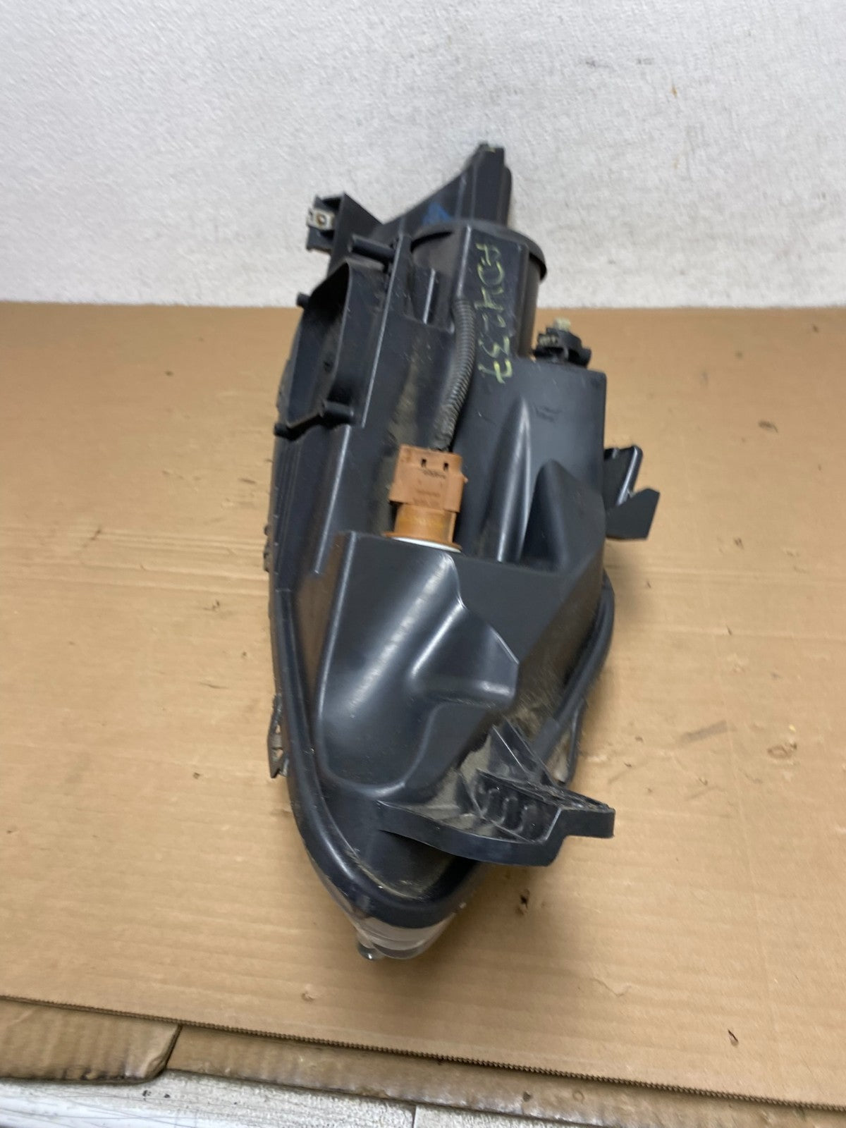 2010 2011 2012 Ford Taurus Left Driver LH Halogen Headlight AD4237 DW7