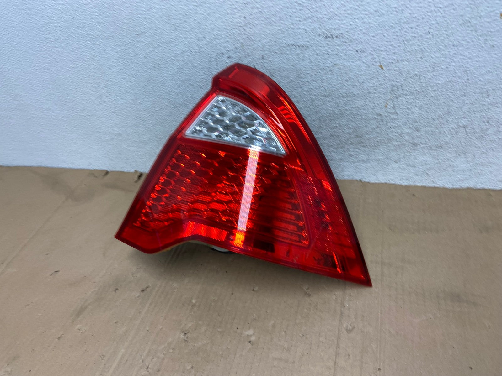 2010 2011 2012 Ford Fusion Right Passenger Side Tail Light AE9117 LK1