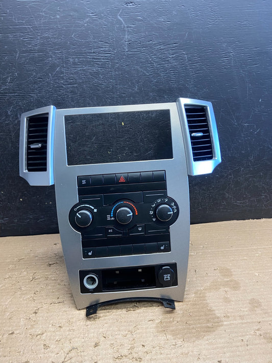 2008 to 2010 Jeep Grand Cherokee Center A/C Heater Climate Control AH1189 DG0