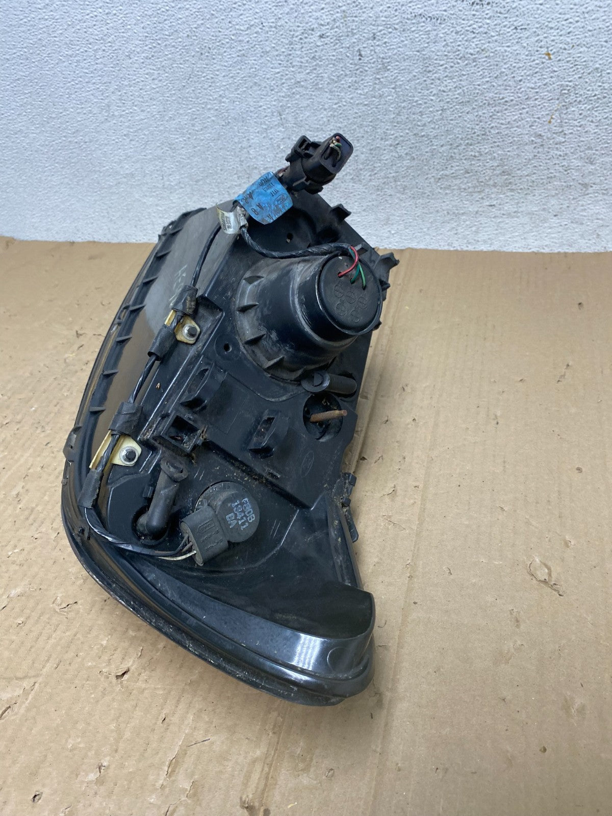 2000 to 2007 Ford Taurus Right Passenger RH Side Halogen Headlight AE9077 DW9