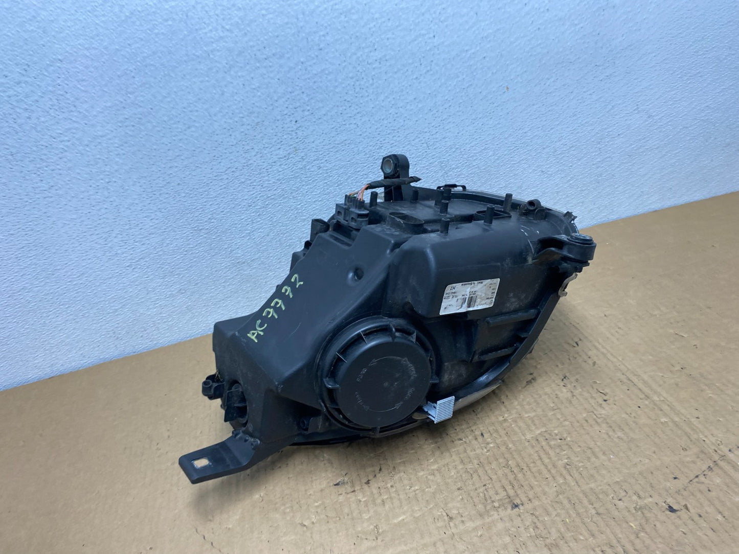Halogen 2006 2010 Mercedes W251 R-Class Right Passenger Headlight AC7772 DW5