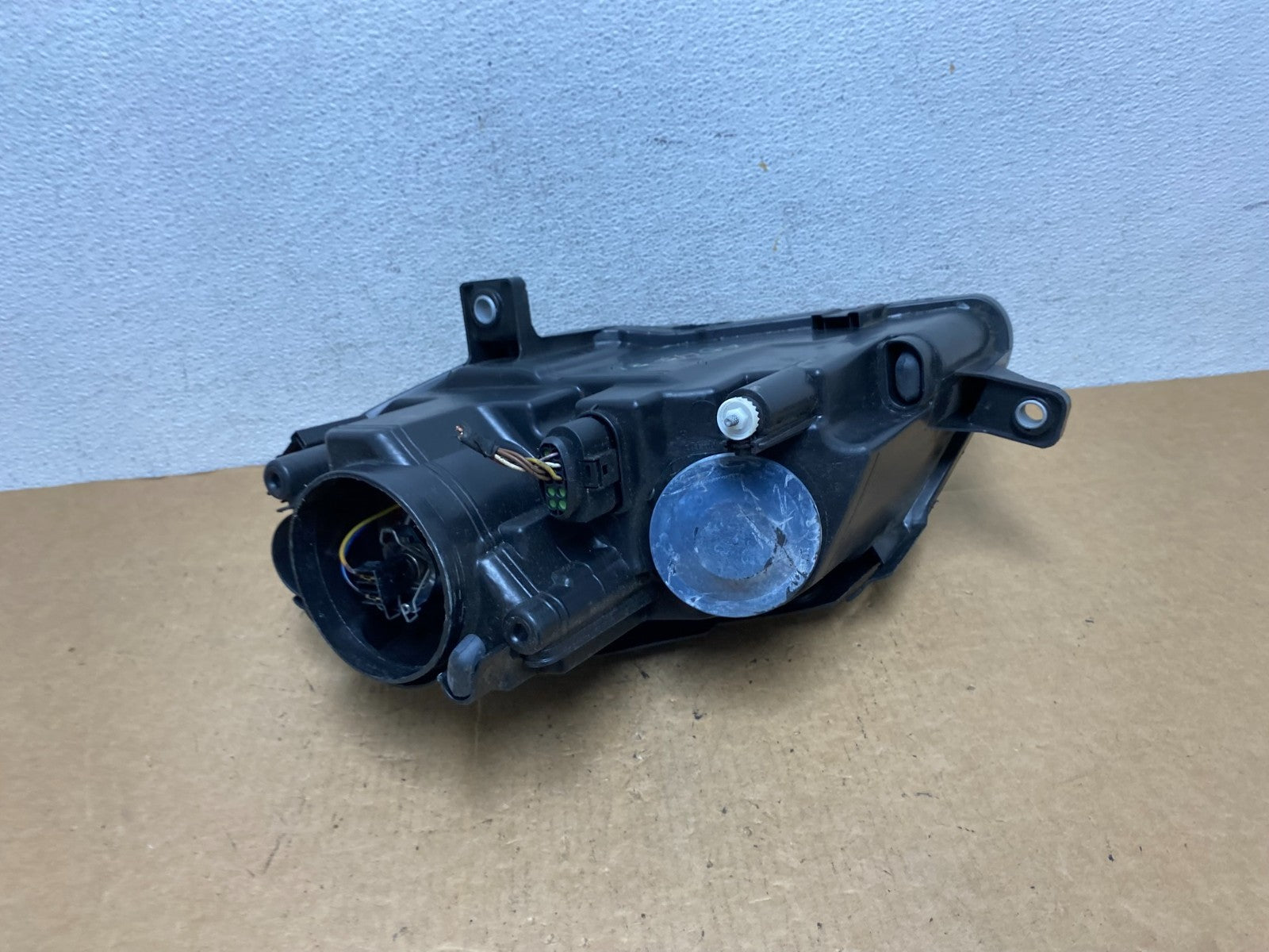 2006-2010 Volkswagen Passat Right Passenger Side Halogen Headlight AD4731 DW5