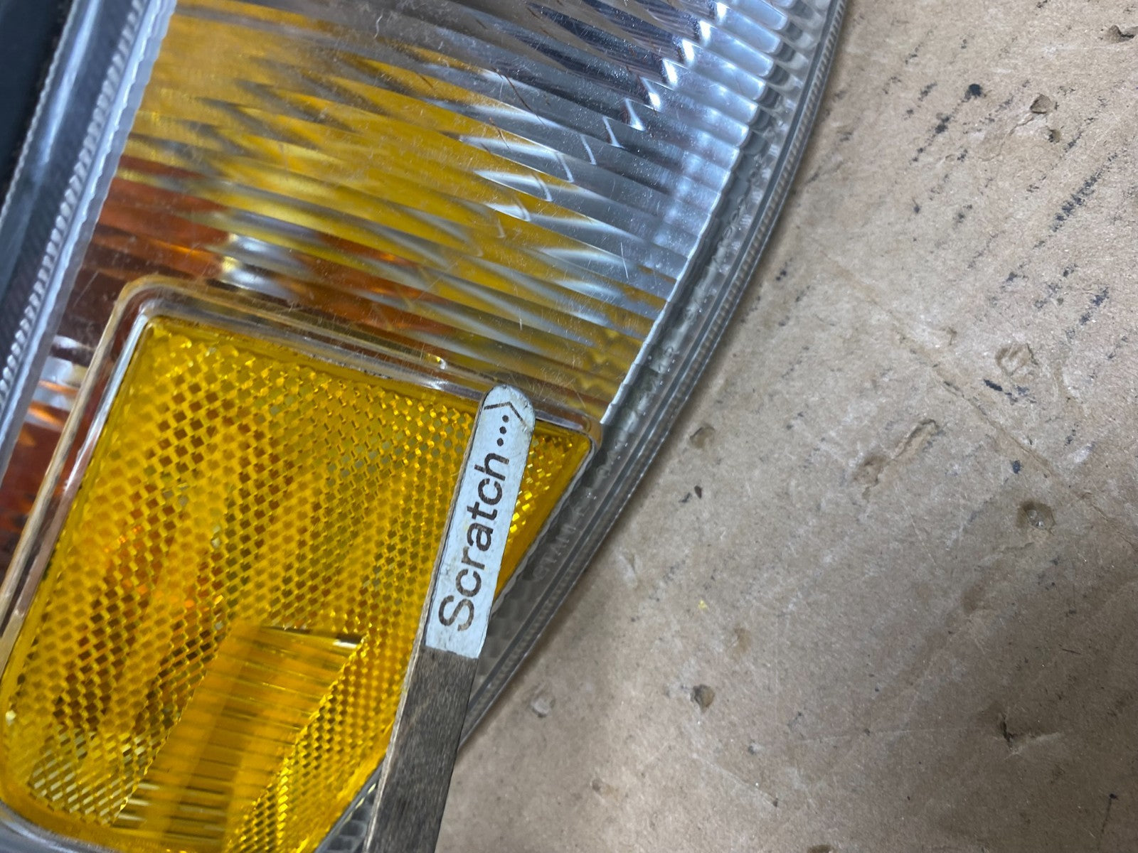 1997 to 2001 Mitsubishi Mirage Right Passenger RH Turn Signal OEM R0597 DW3