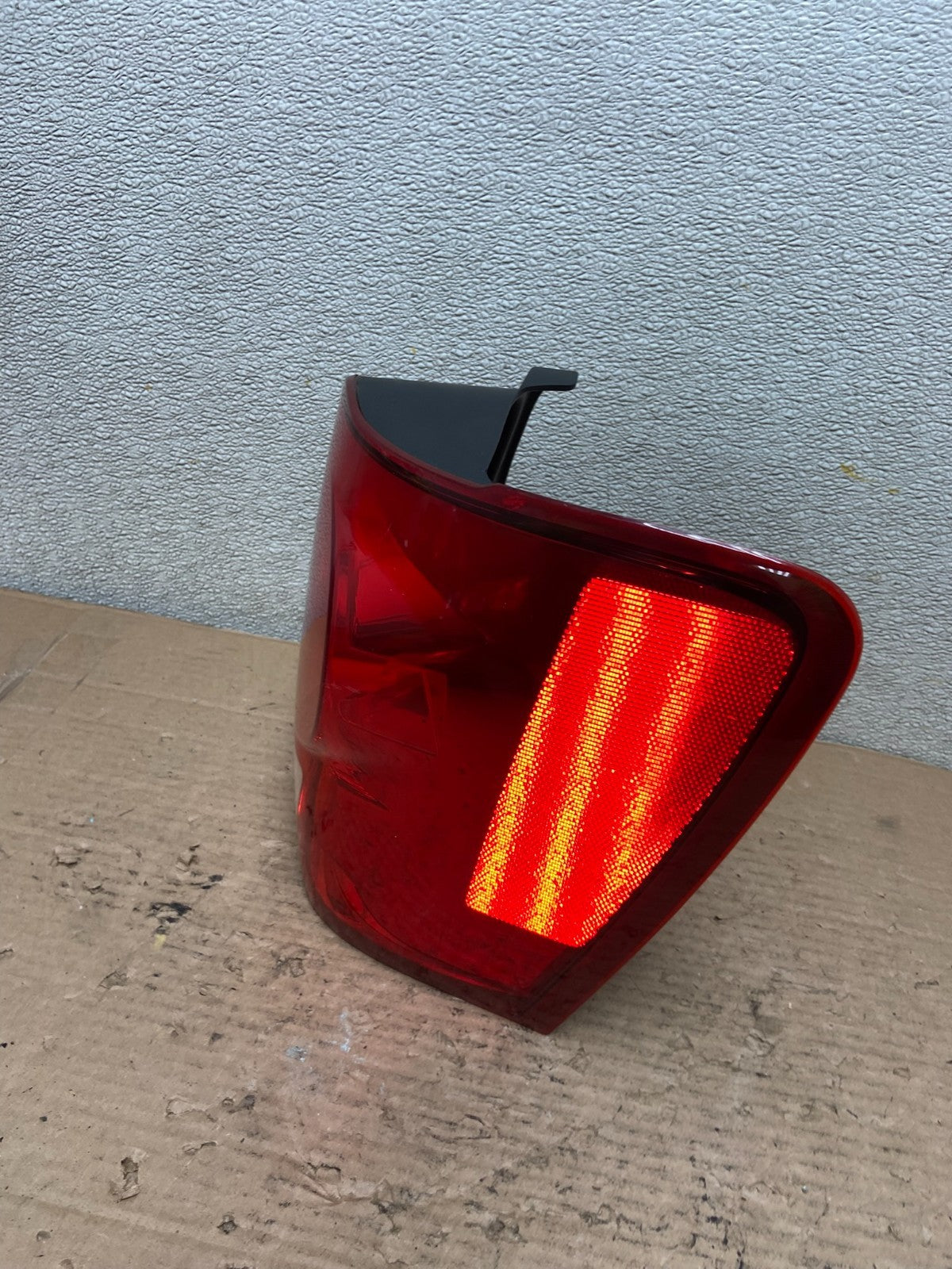 2008 2011 Mazda Tribute Right Passenger Rh Side Tail Light AA9549 DG1