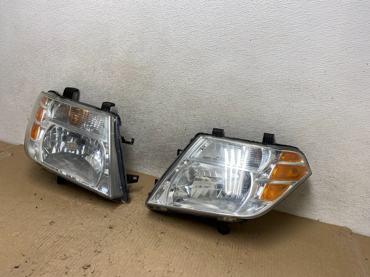 2008 to 2012 Nissan Pathfinder Halogen Headlights Left+Right AH5958 DW2
