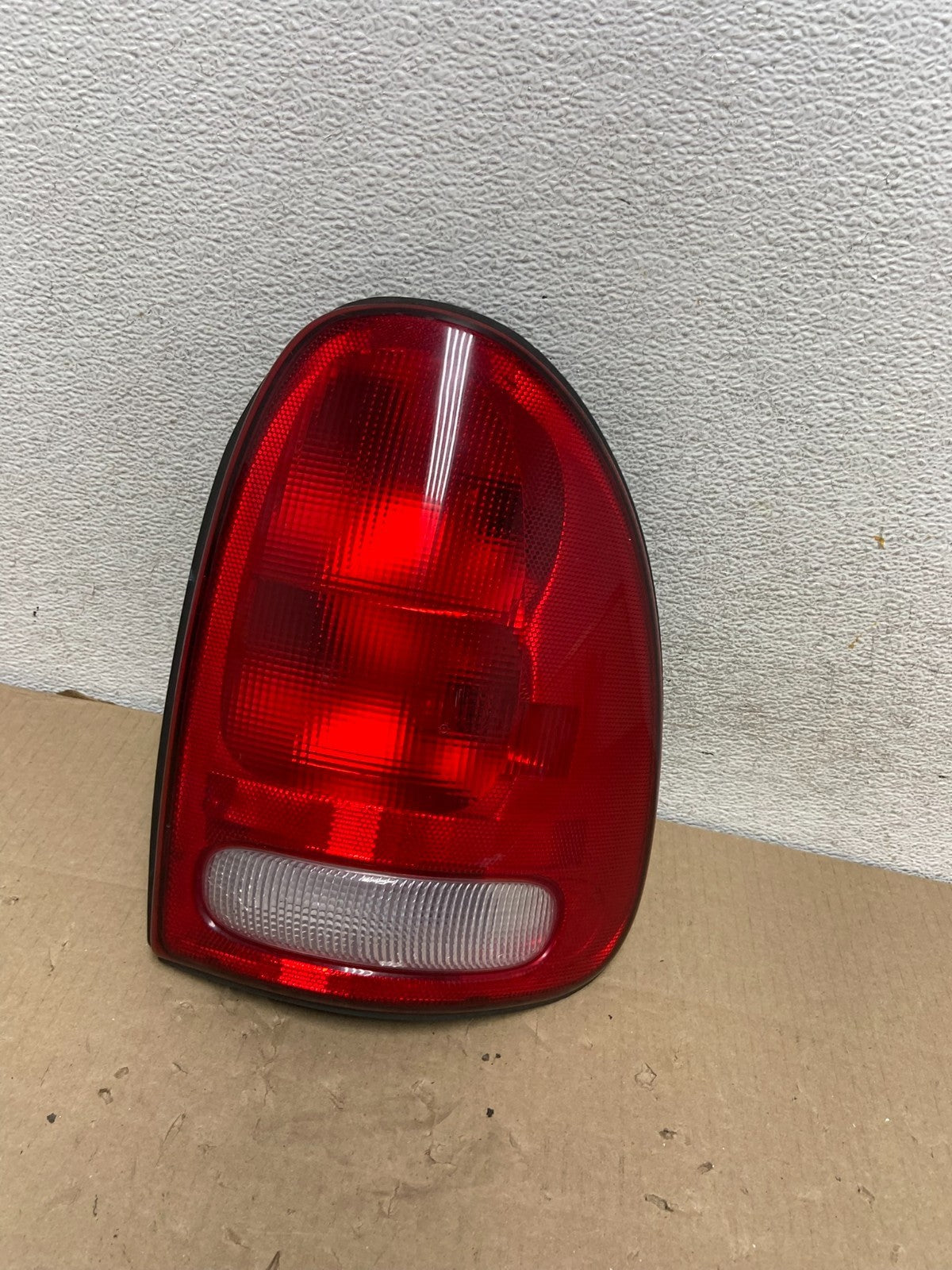 1998 to 2003 Dodge Durango Tail Light Right Passenger RH Side AG5883 DW0