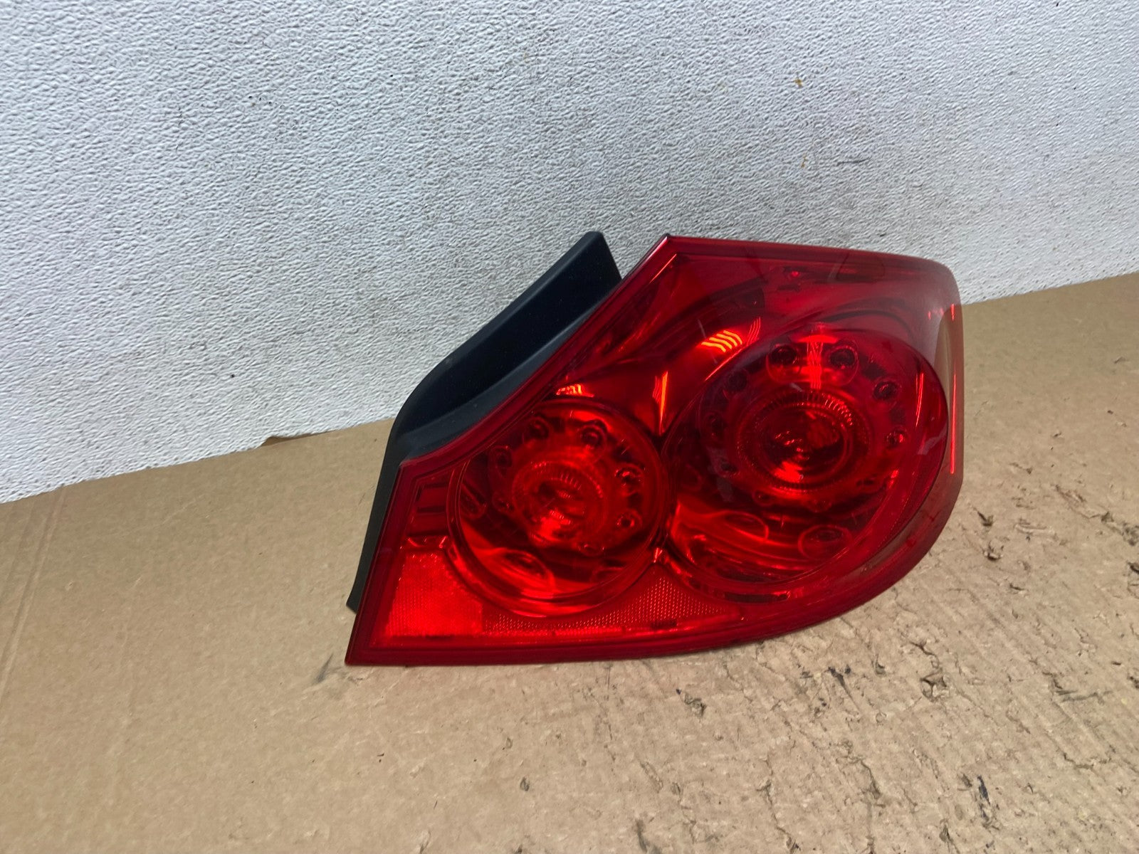2007 to 2013 Infiniti G35 G37 Sedan Right Passenger Rh Tail Light AF8437 DW2