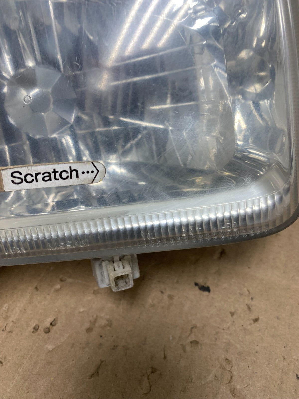 1999-2004 Nissan Pathfinder Right Passenger  Side Headlight Oem J9749 DG3