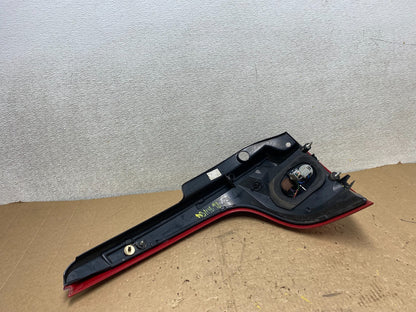 2009 to 2011 Volvo XC60 Right Passenger RH Tail Light Oem V0316 DW9