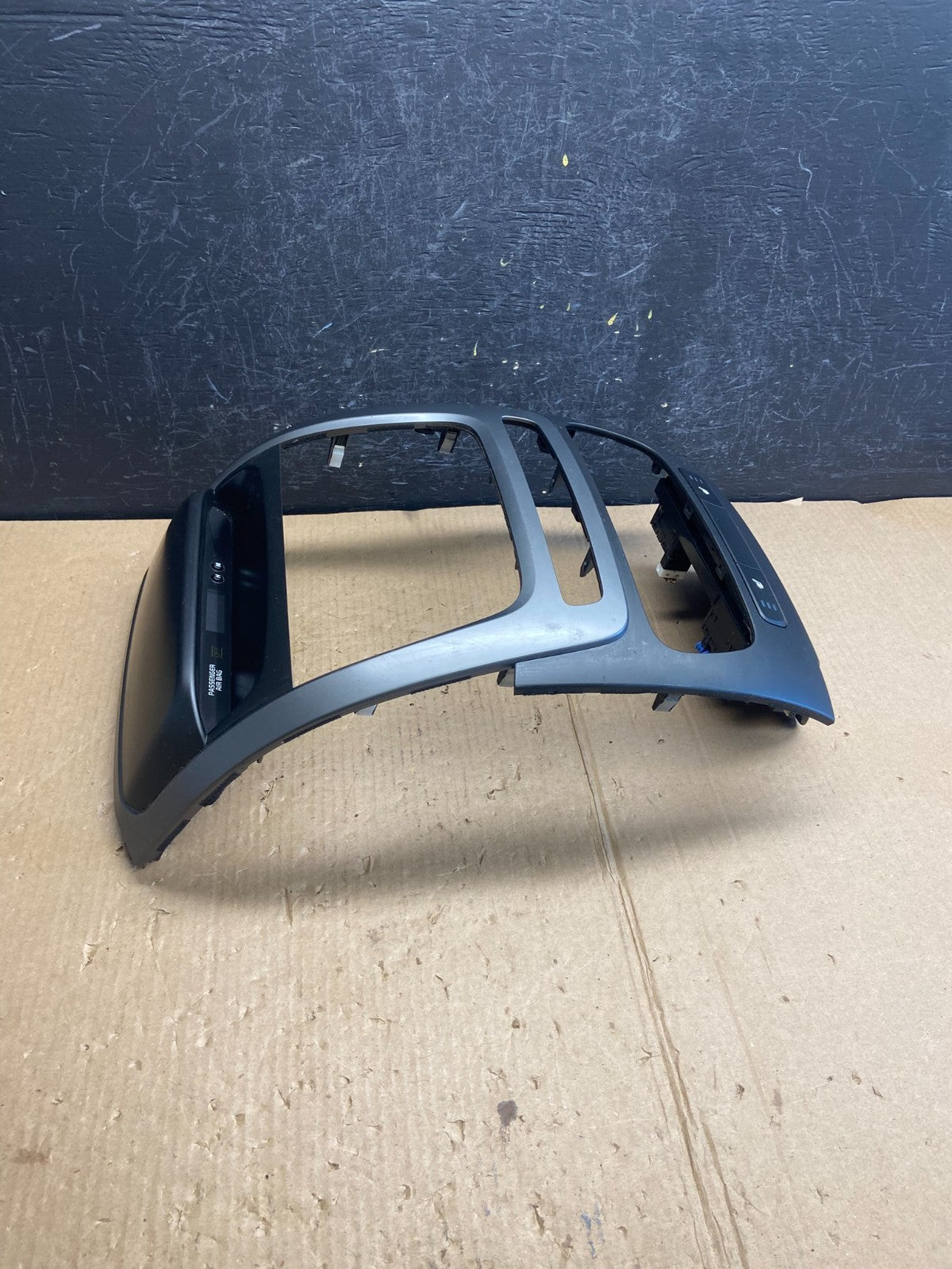 2014 2015 Kia Sorento Center Radio Climate Control Clock Trim Heat Seat AE38451