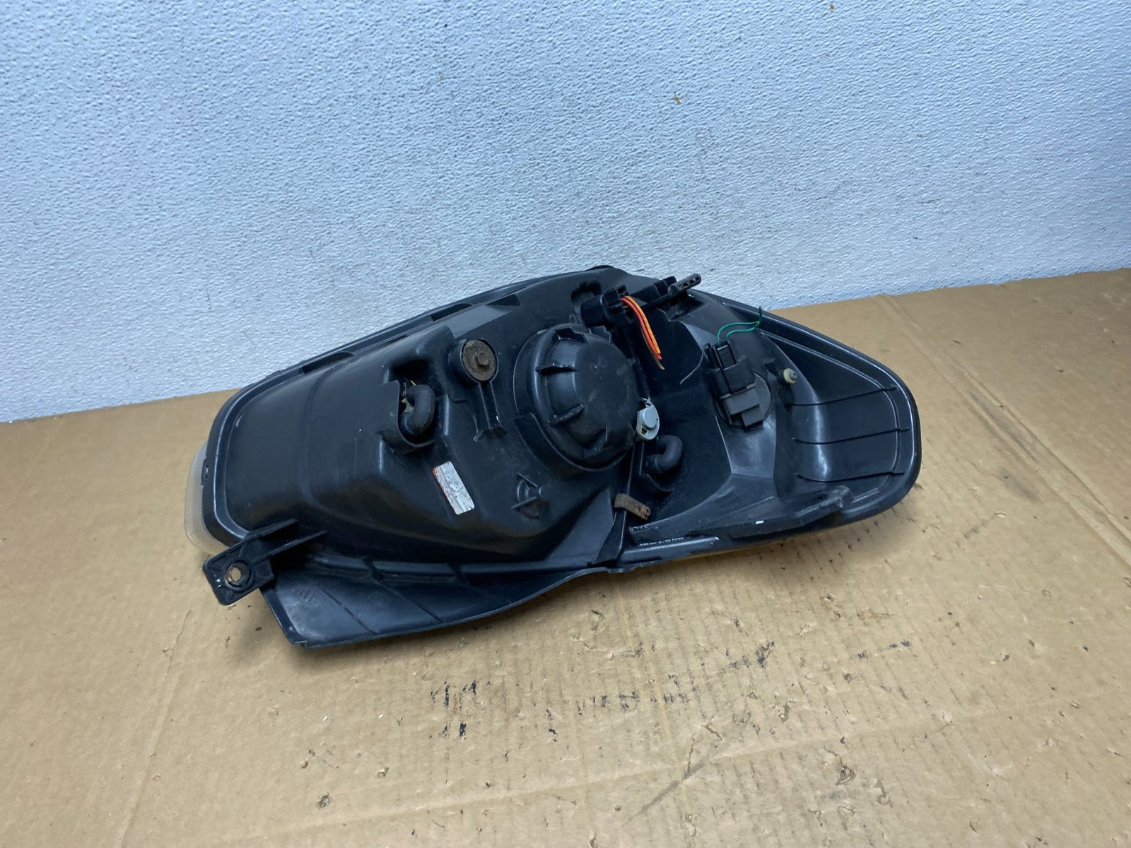2006 to 2011 Hyundai Accent Sedan Left Driver LH Halogen Headlight AD1083 DW5