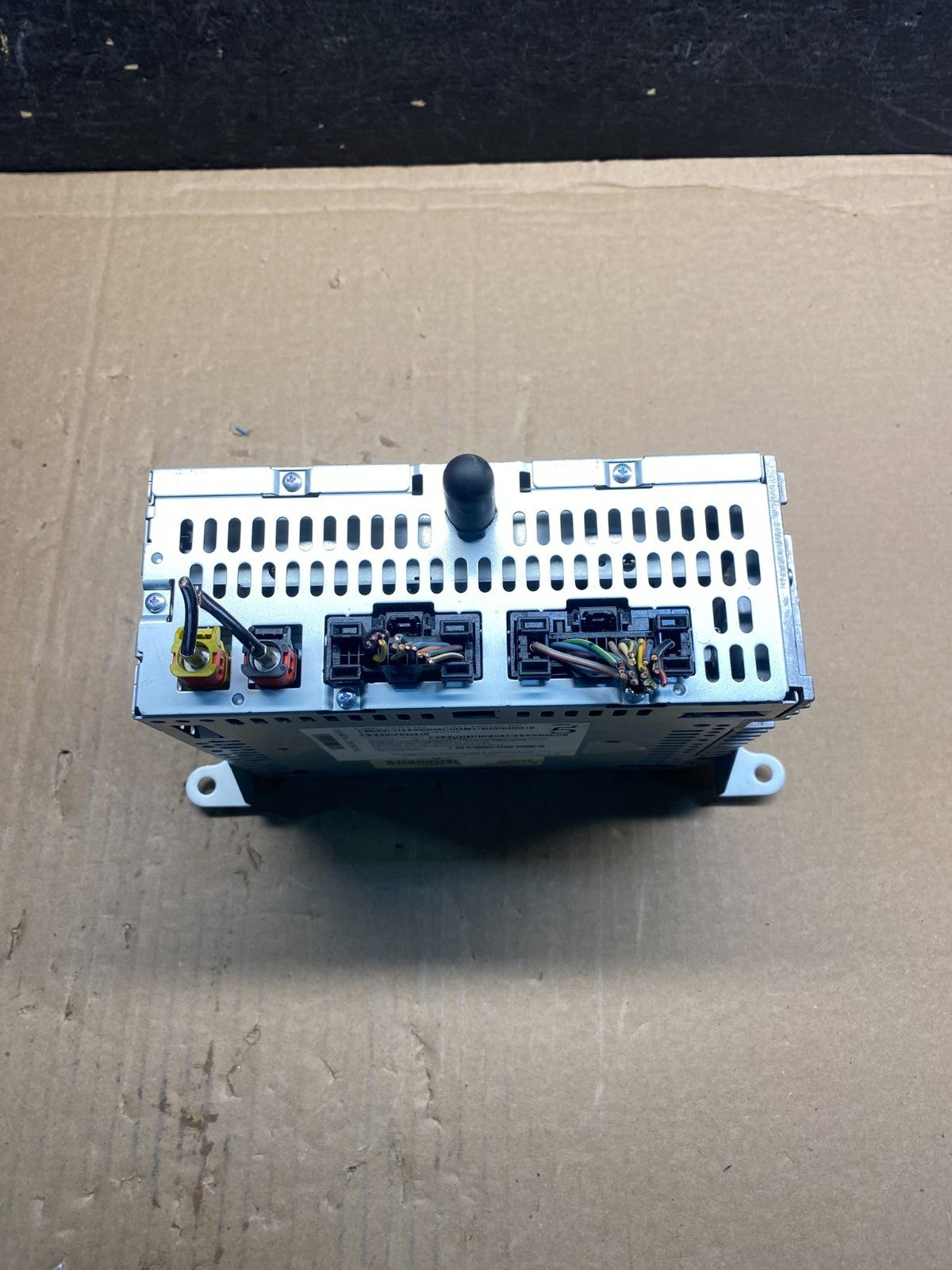 2011 to 2013 Ford Explorer Audio Equipment Radio Receiver AM FM CD AE7930 DG5