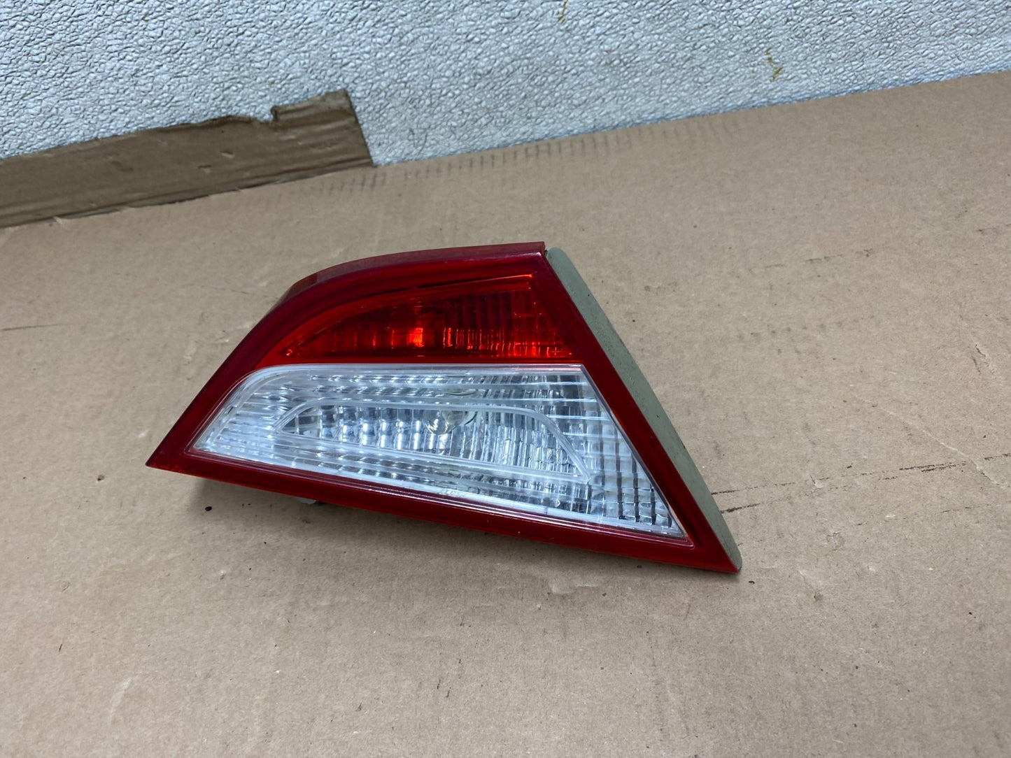 2011 2012 2013 2014 Hyundai Sonata Left Driver Inner Tail Light U8253 DW1