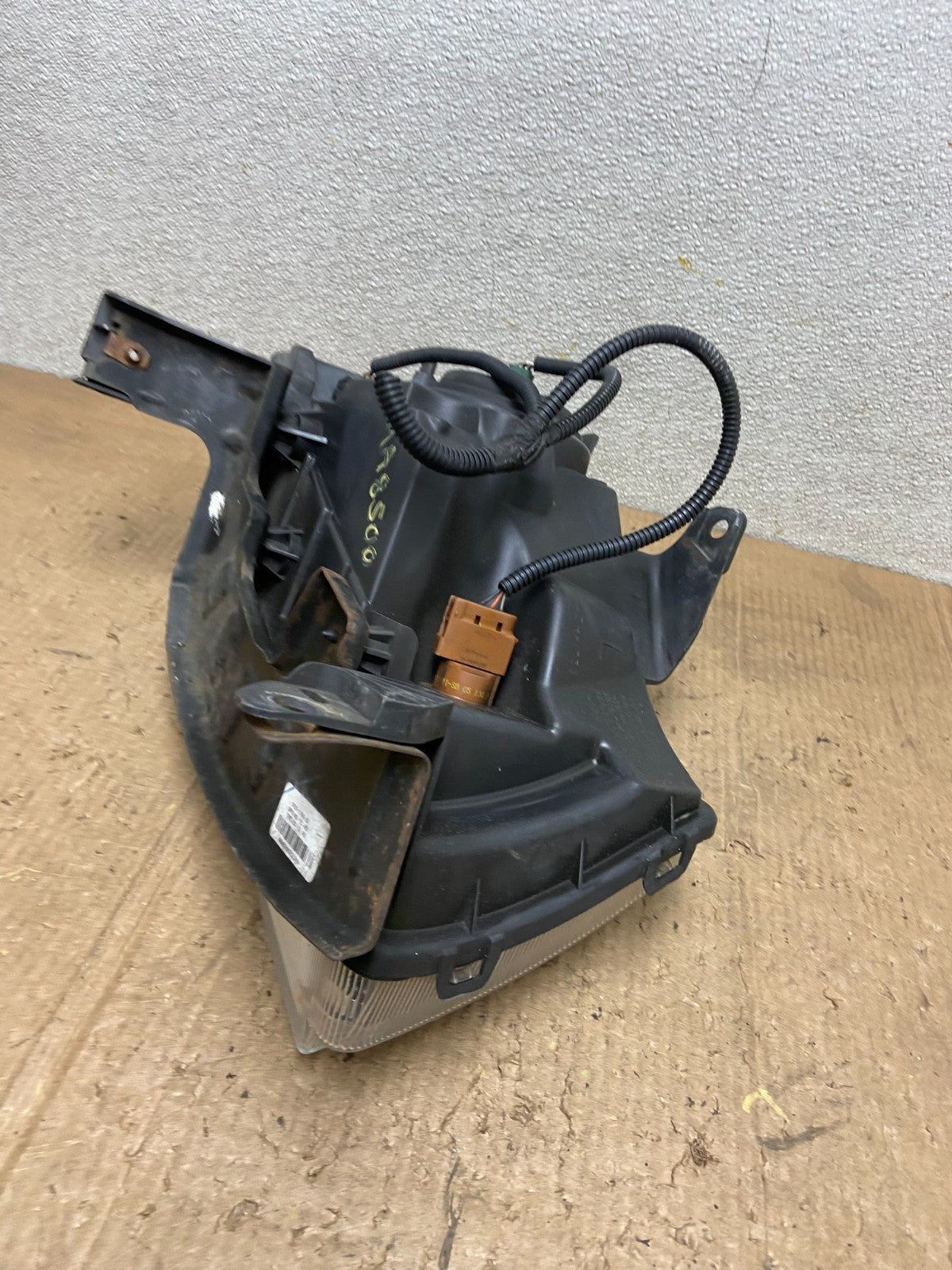 2005 - 2007 Ford Freestyle Left Driver LH Side Halogen Headlight AA8500 DW5
