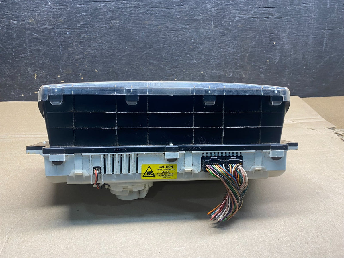 1999 to 2002 Land Rover Discovery Speedometer Cluster Gauge ah9816 DG3
