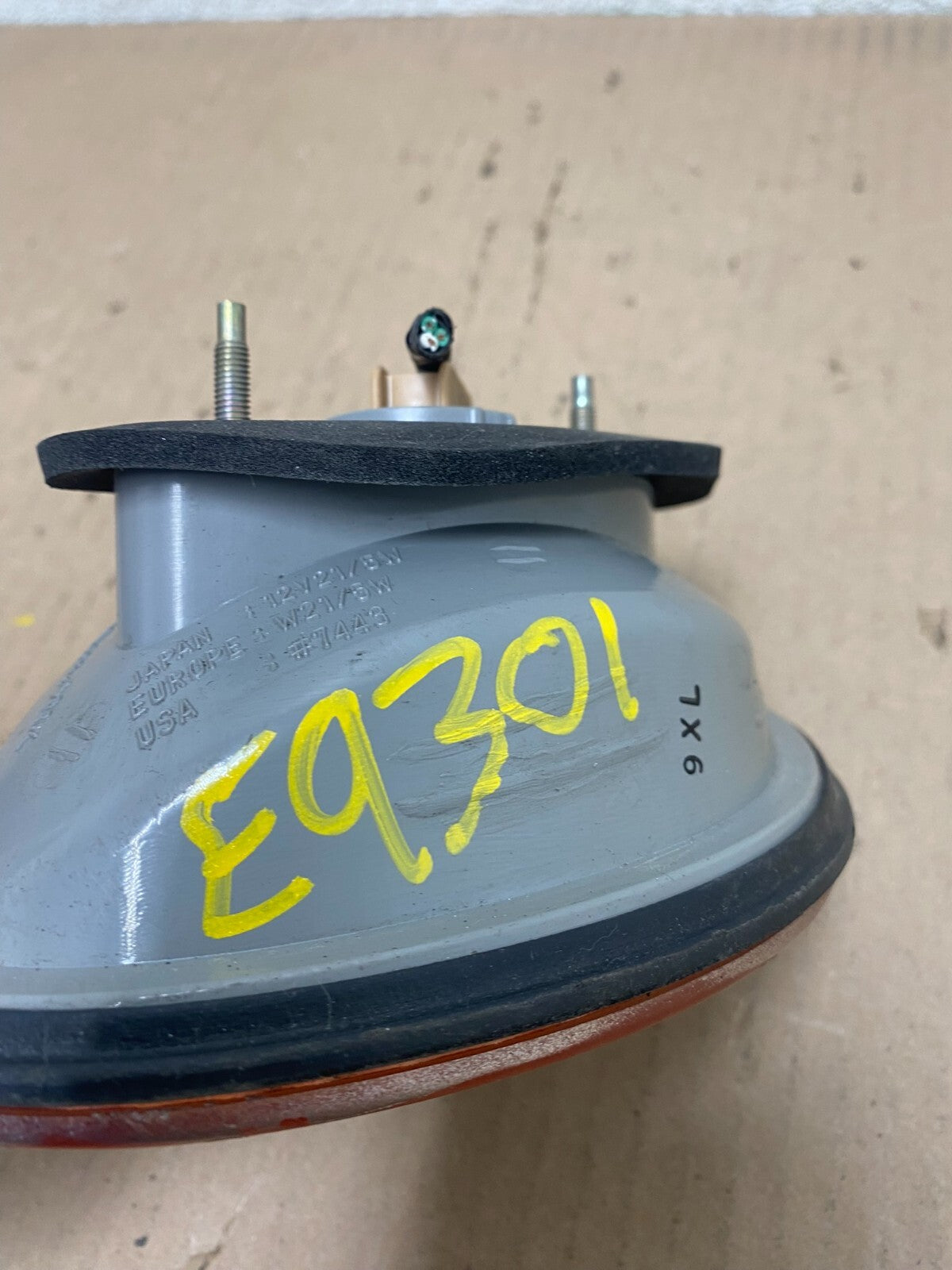 1998-1999 Lexus GS300 Left Driver LH SIde Inner Tail Light OEM E93015