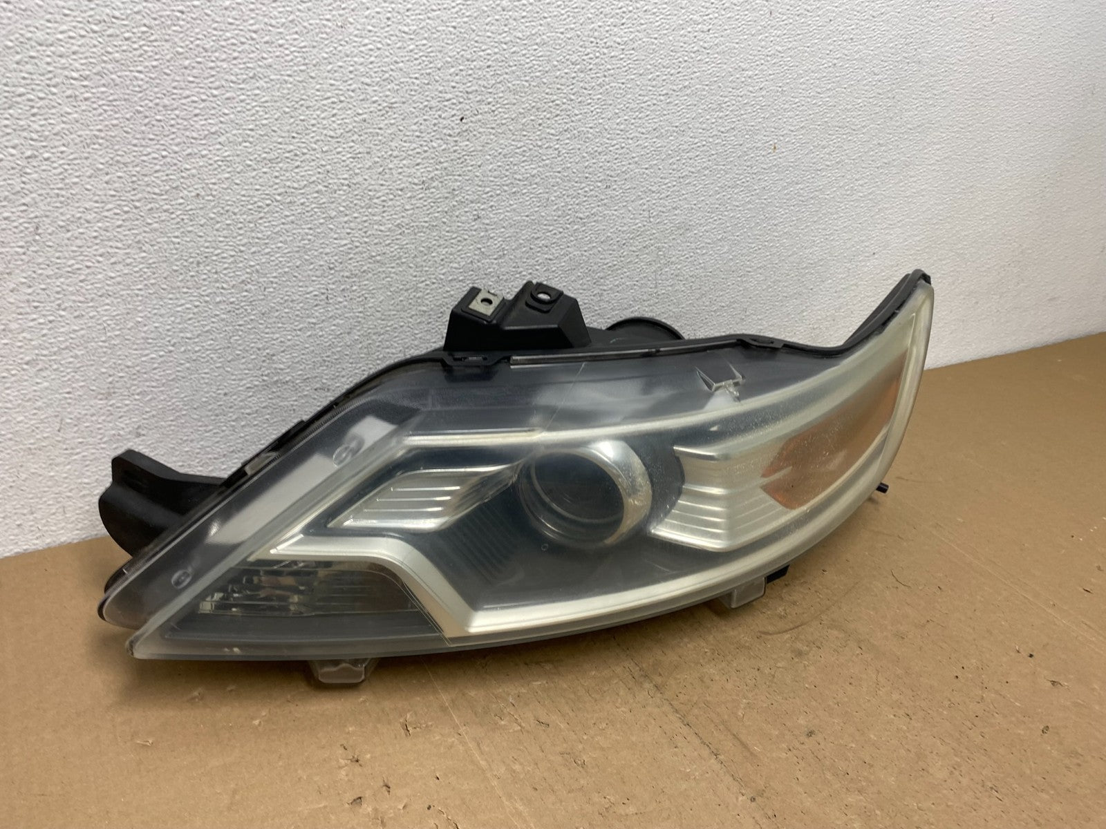 2010 2011 2012 Ford Taurus Left Driver LH Halogen Headlight AC5757 DW2