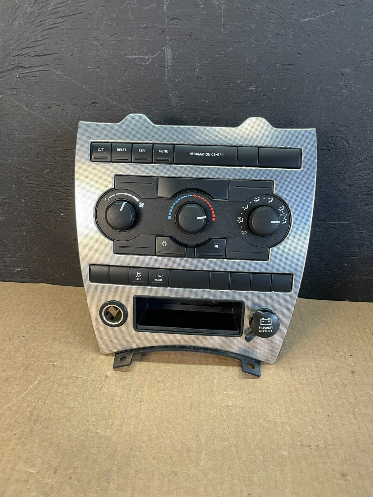 2005 2006 2007 Jeep Commander Grand Cherokee A/C Climate Control Bezel ac5226 DG0