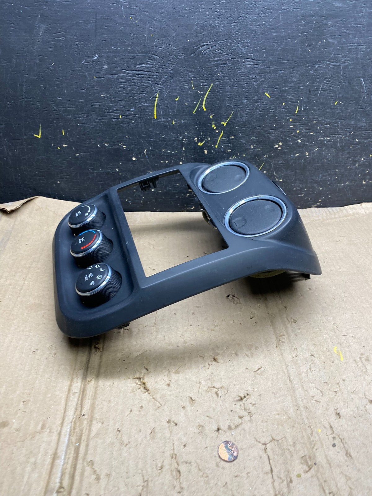 2011 to 2017 Jeep Compass Dash Climate Temperature Control Radio Bezel X6036  DG3