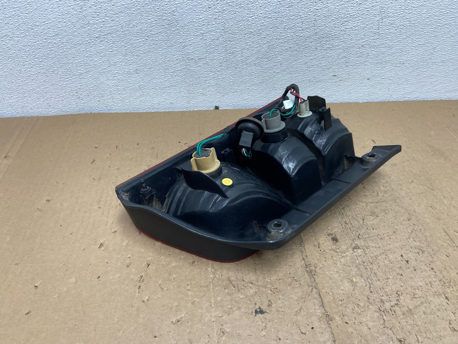 2005 to 2012 Nissan Pathfinder Tail light Left Driver Lh Side AC7383 DW5