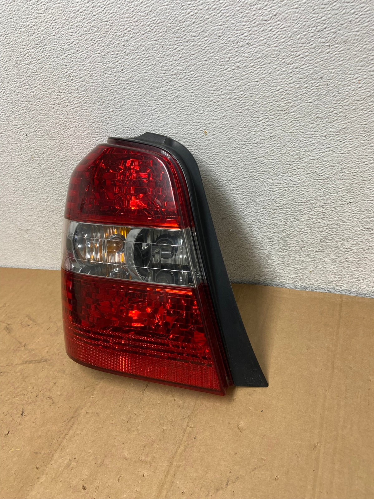 2004-2007 Toyota Highlander Left Driver LH Side Tail Light AC8629 LK1
