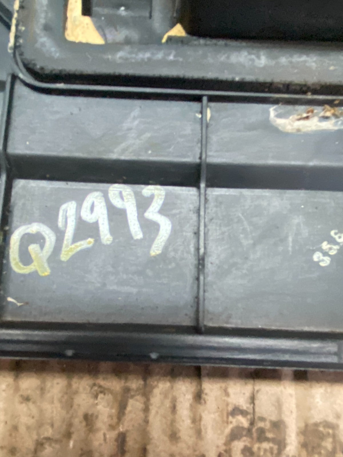 1990 - 1993 Infiniti Q45 Center Trunk LID Tail Light Q2993 DG12