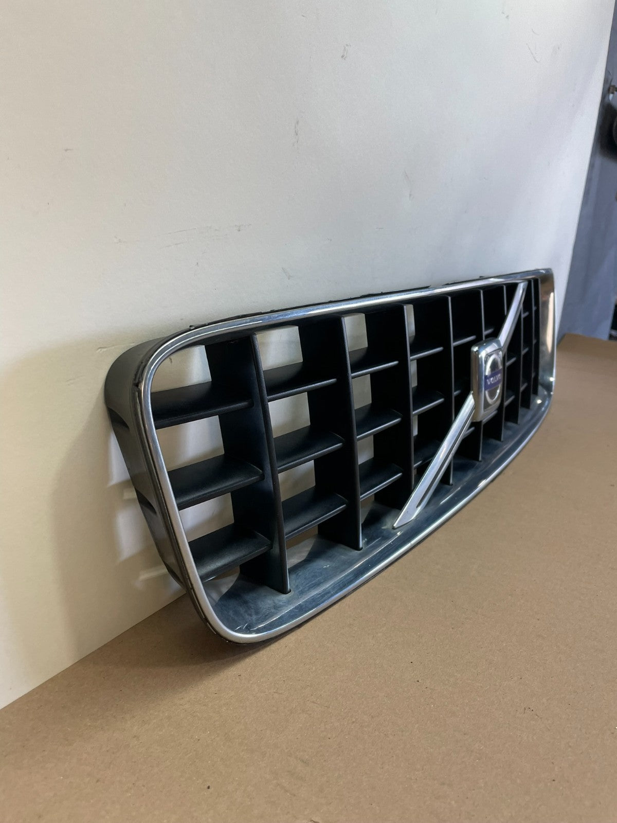 2003 to 2013 Volvo XC90 Front Upper Grill Grille AI0679 DW2
