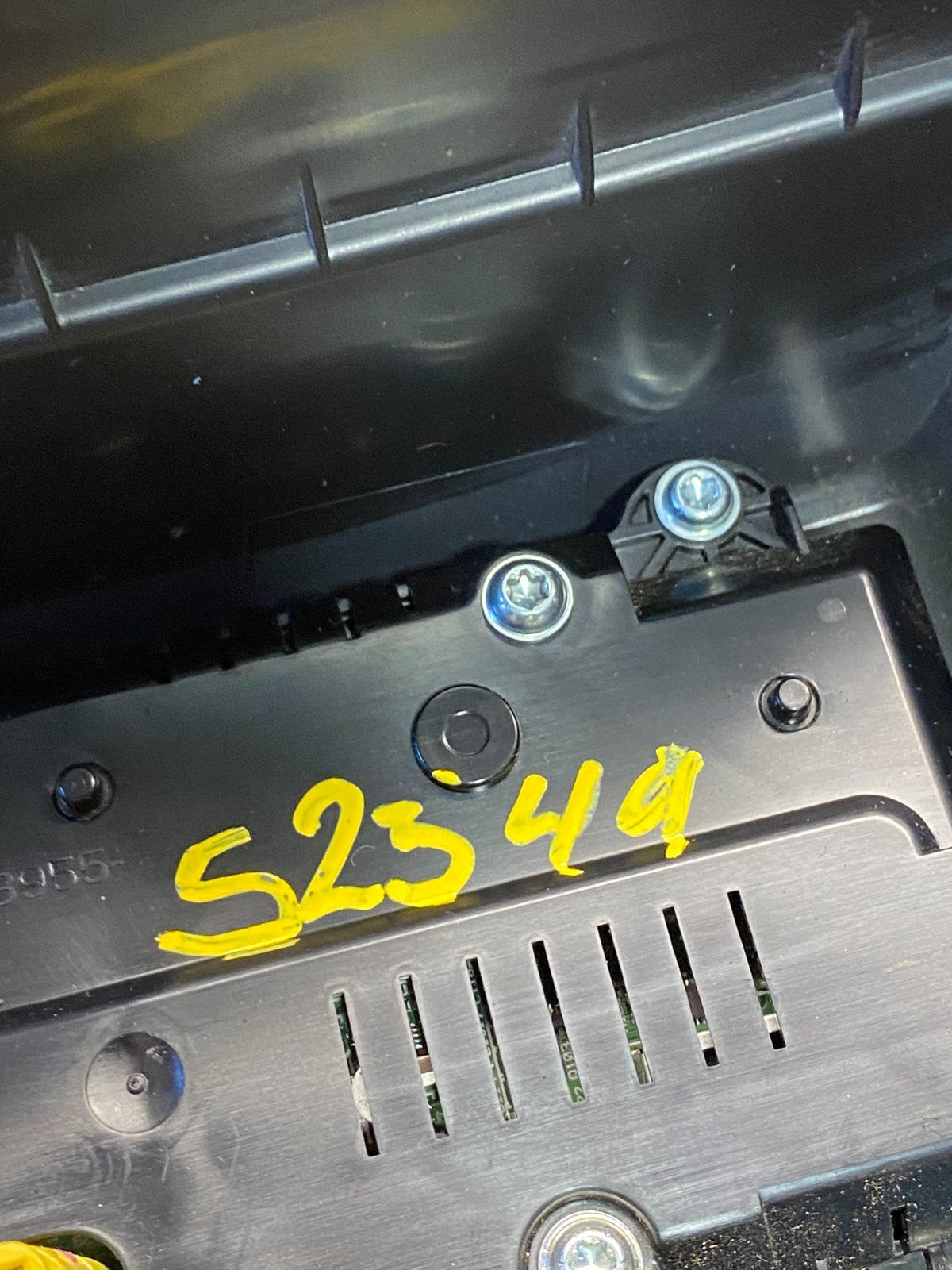 2020 to 2023 Ford Explorer Console Radio Display Screen Air Vents S2549 DG7