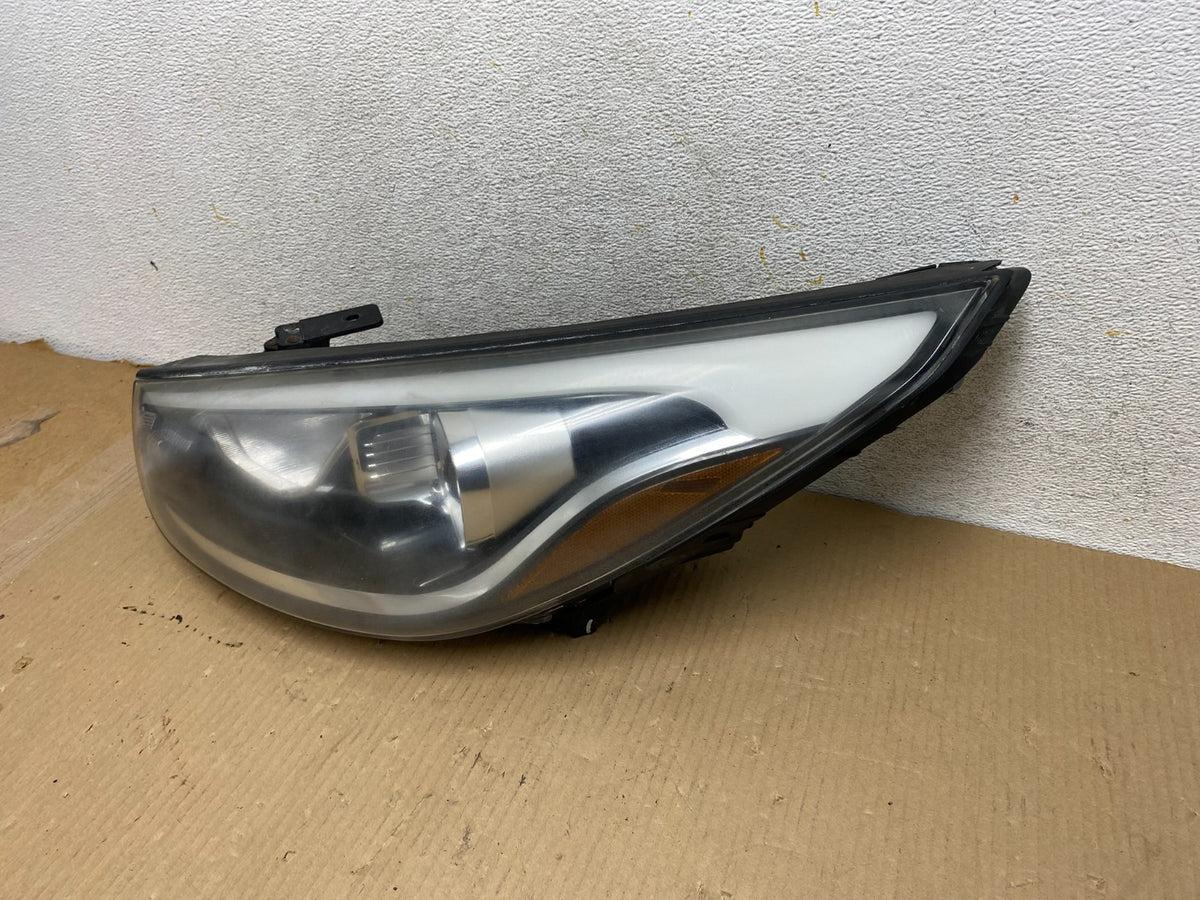 2014 to 2015 Hyundai Tucson Driver Left Side Headlight AH3051 PS2