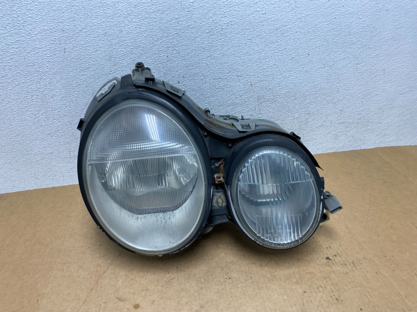 1996-1999 Mercedes E E320 E430 Right Passenger Xenon HID Headlight AE3177 DW0