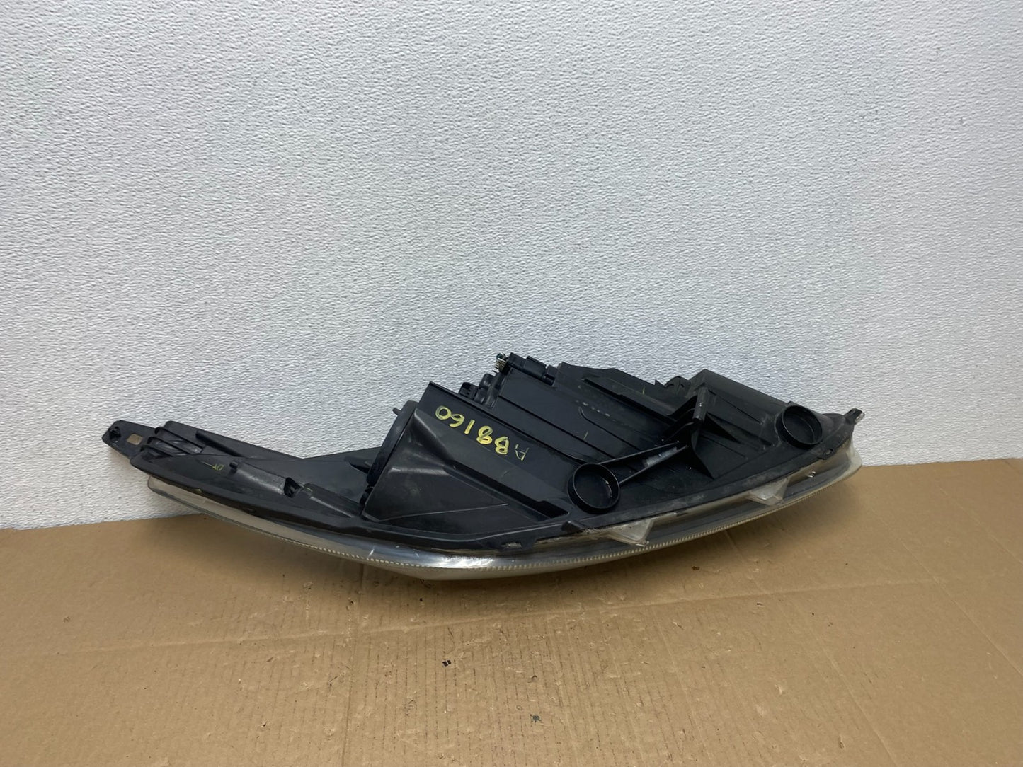 2014 to 2019 Ford Fiesta Left Driver LH Halogen Headlight Oem AB8160 DW8