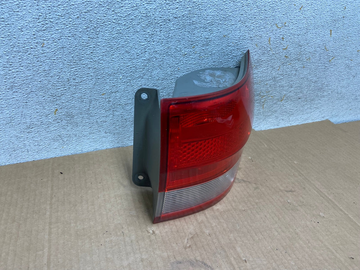 2011-2013 Jeep Grand Cherokee Right Passenger Side Rh Tail Light AI5708 LK2