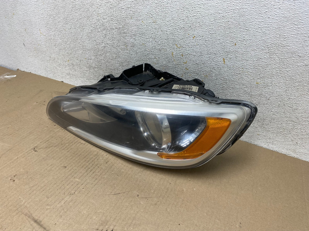 2014 to 2018 Volvo S60 Driver Left Driver LH Side Headlight AH6717 DW2