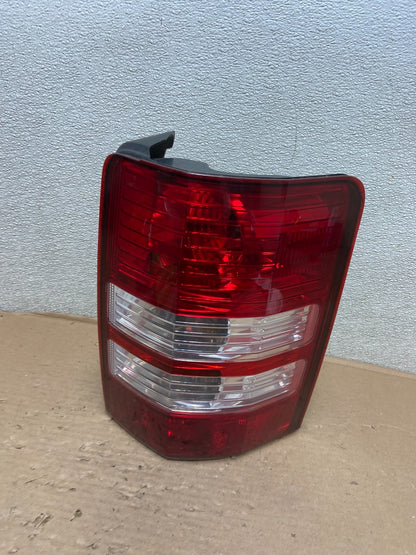 2008 to 2012 Jeep Liberty Right Passenger RH Side Tail Light OEM AB0152 DW0