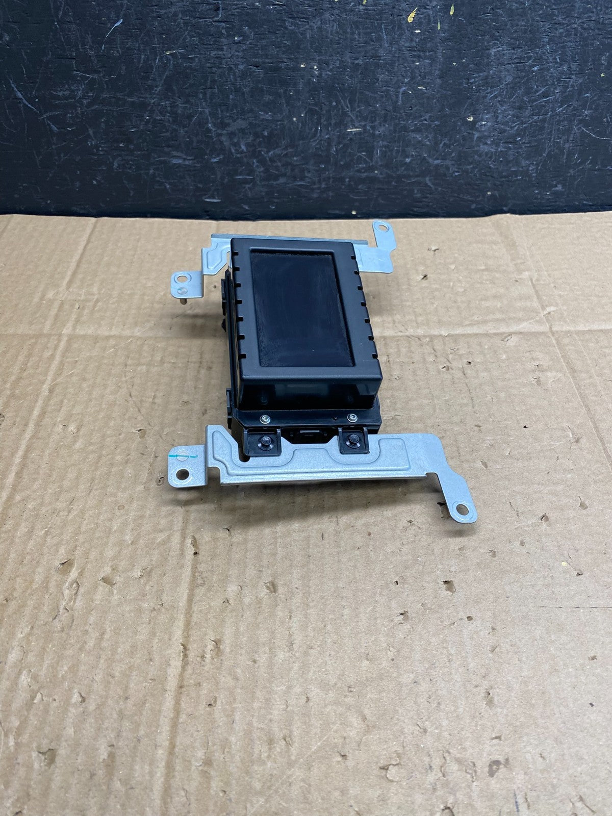 2013 to 2016 Ford Taurus 4.2" Radio Navigation Screen Module ac9462 DG1