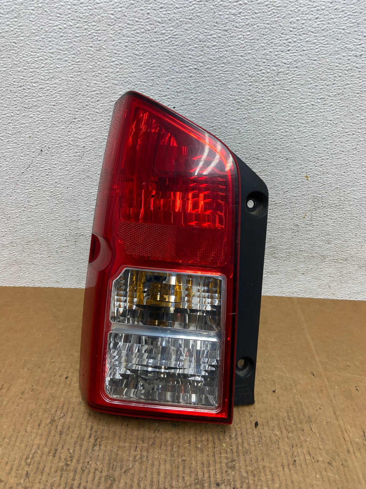 2005 to 2012 Nissan Pathfinder Tail light Left Driver Lh Side AE1574 LK0