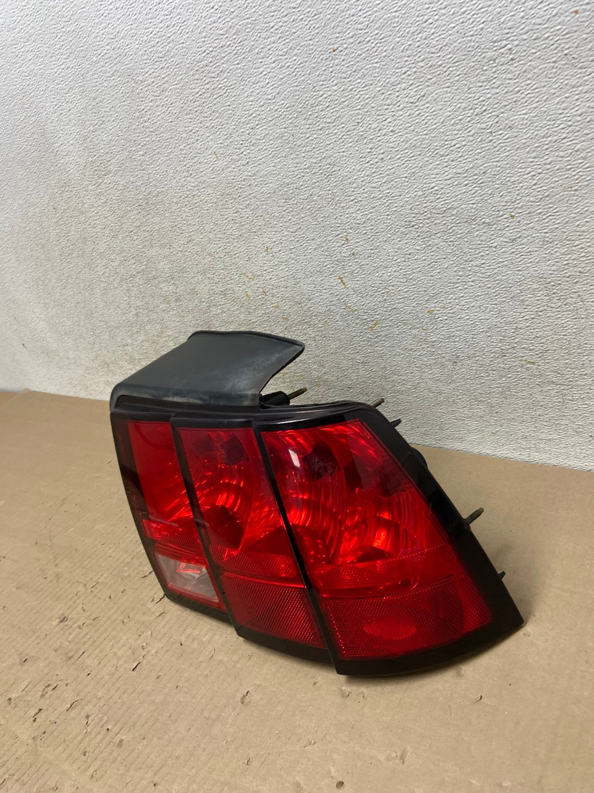 1999-2004 Ford Mustang Right Passenger Rh Side Tail Light AI2231 LK2